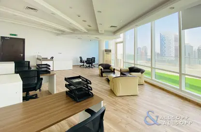 مكتب - استوديو للايجار في برج بارك لين - الخليج التجاري - دبي