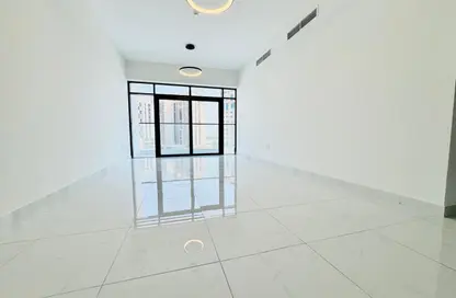 شقة - 2 غرف نوم - 3 حمامات للايجار في الجداف - دبي