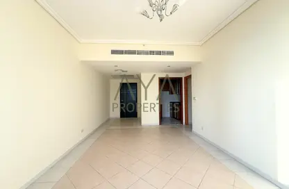 Apartment - 3 Bedrooms - 3 Bathrooms for rent in 21st Century Tower - Sheikh Zayed Road - Dubai