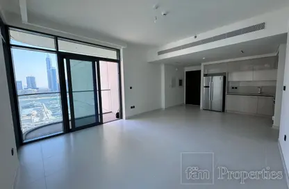 Empty Room image for: Apartment - 2 Bedrooms - 2 Bathrooms for rent in Marina Vista - EMAAR Beachfront - Dubai Harbour - Dubai, Image 1