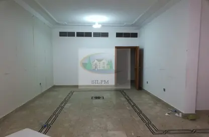 Empty Room image for: Villa - 5 Bedrooms - 5 Bathrooms for rent in Khalidiya Street - Al Khalidiya - Abu Dhabi, Image 1