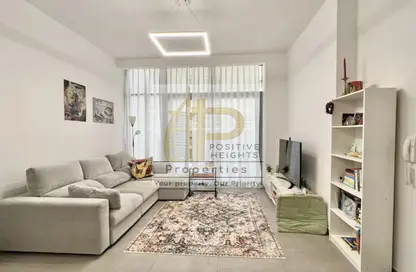 شقة - غرفة نوم - 2 حمامات للبيع في في2 - مدينة دبي الرياضية - دبي