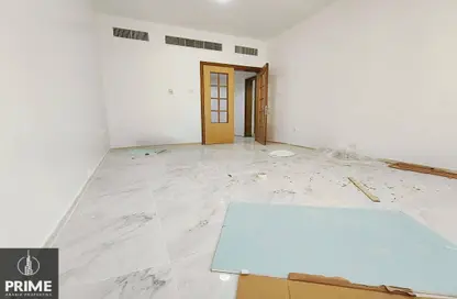 Apartment - 2 Bedrooms - 2 Bathrooms for rent in Al Falah Street - City Downtown - Abu Dhabi
