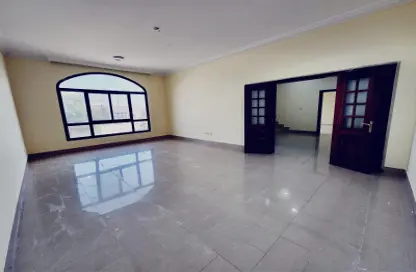صورة لـ غرفة فارغة فيلا للايجار في القبيسات - المشرف - أبوظبي ، صورة رقم 1
