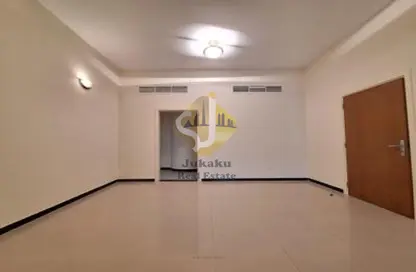 Apartment - 3 Bedrooms - 4 Bathrooms for rent in Al Muraqqabat - Deira - Dubai