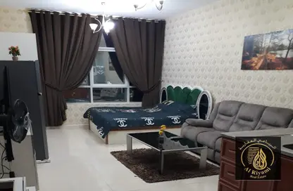 شقة - 1 حمام للايجار في مساكن كورنيش عجمان - طريق كورنيش عجمان - عجمان