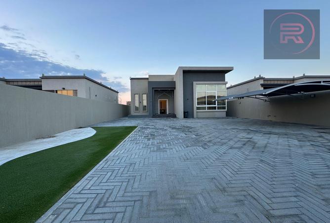 Villa - 2 Bedrooms - 4 Bathrooms for rent in Al Hamra Views - Al Hamra Village - Ras Al Khaimah