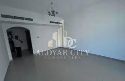 شقة - 2 غرف نوم - 2 حمامات للايجار في مساكن كورنيش عجمان - طريق كورنيش عجمان - عجمان