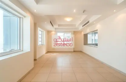 شقة - 2 غرف نوم - 2 حمامات للايجار في برج بن هندي - منخول - بر دبي - دبي