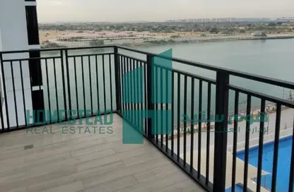 Apartment - 2 Bedrooms - 3 Bathrooms for sale in Waters Edge - Yas Island - Abu Dhabi