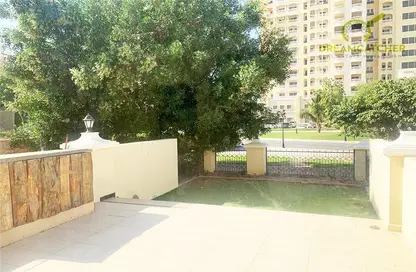 Terrace image for: Townhouse - 2 Bedrooms - 2 Bathrooms for rent in Al Hamra Views - Al Hamra Village - Ras Al Khaimah, Image 1