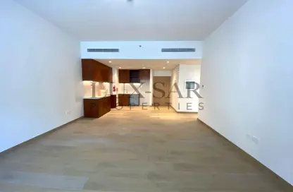 Empty Room image for: Apartment - 1 Bedroom - 1 Bathroom for sale in La Voile - La Mer - Jumeirah - Dubai, Image 1