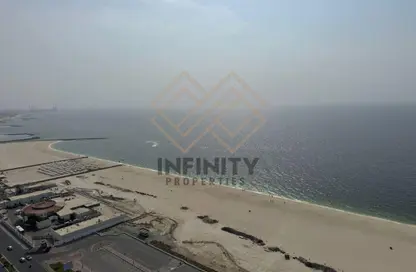 شقة - 2 غرف نوم - 3 حمامات للبيع في برج الكورنيش - الرميلة - عجمان