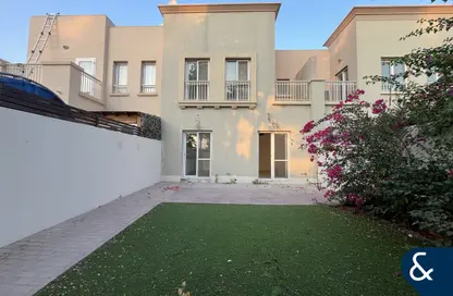 فيلا - 2 غرف نوم - 2 حمامات للبيع في الينابيع 2 - الينابيع - دبي