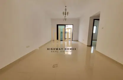 شقة - 3 غرف نوم - 3 حمامات للايجار في مجمع مويلح - تجارية مويلح - الشارقة شقة - 3 غرف نوم - 3 حمامات للايجار في مجمع مويلح - تجارية مويلح - الشارقة