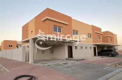Villa - 3 Bedrooms - 4 Bathrooms for rent in Manazel Al Reef 2 - Al Samha - Abu Dhabi