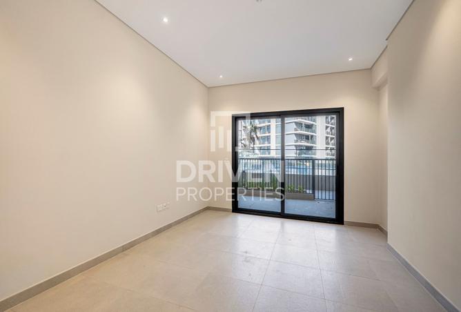 Brand New and Vacant Unit with Pool View