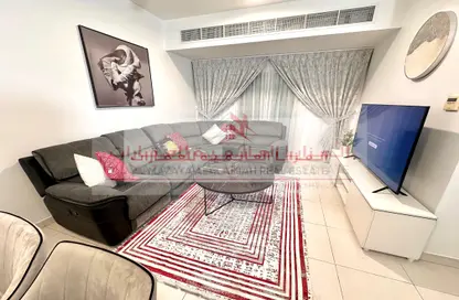 Apartment - 2 Bedrooms - 2 Bathrooms for rent in SG Muwaileh Building - Muwaileh - Sharjah
