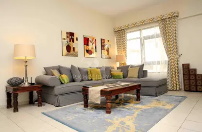 Living Room image for: Apartment - 2 Bedrooms - 2 Bathrooms for rent in Al Ghaf 3 - Al Ghaf - Greens - Dubai, Image 1