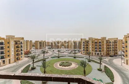 شقة - غرفة نوم - 2 حمامات للبيع في آي سي1 اماراتي 20 - طراز إماراتي - المدينة الدولية - دبي