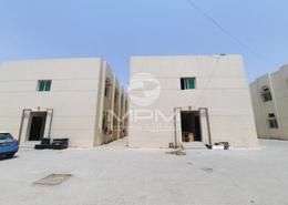 Labor Camp - 8 bathrooms for rent in Al Sajaa - Sharjah