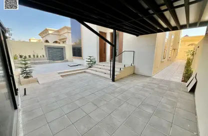 Villa - 5 Bedrooms - 7 Bathrooms for sale in Al Mowaihat 2 - Al Mowaihat - Ajman