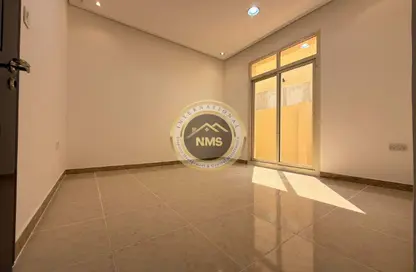 شقة - غرفة نوم - 1 حمام للايجار في شارع المطار - أبوظبي