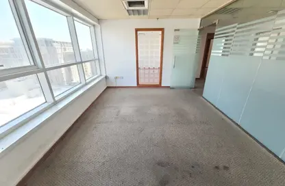 Half Floor - Studio - 1 Bathroom for rent in Al Manal Tower - Sheikh Zayed Road - Dubai
