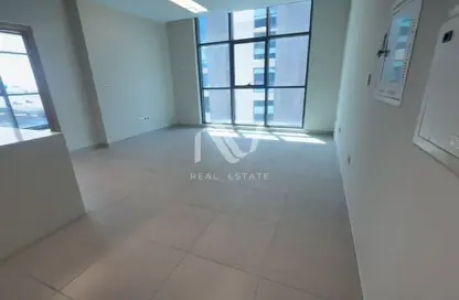 Apartment - 3 Bedrooms - 2 Bathrooms for rent in P2751 - Al Raha Beach - Abu Dhabi