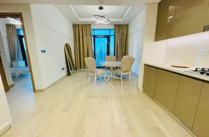 شقة - غرفة نوم - 2 حمامات للايجار في فرهاد عزيزي ريزيدنس - الجداف - دبي