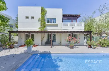 Villa - 4 Bedrooms - 5 Bathrooms for rent in Meadows 5 - Meadows - Dubai