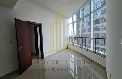 Empty Room image for: Apartment - 2 Bedrooms - 2 Bathrooms for sale in Canal Residence - Al Reem Island - Abu Dhabi, Image 1