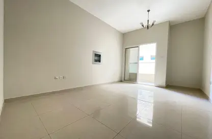 Apartment - 2 Bedrooms - 2 Bathrooms for rent in Gate Tower 2 - Musheiref - Ajman
