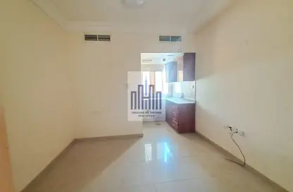 Apartment - Studio - 1 Bathroom for rent in Fire Station Road - Muwaileh - Sharjah