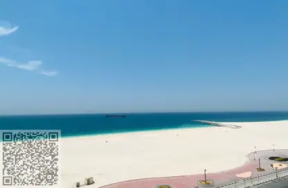 شقة - 3 غرف نوم - 4 حمامات للايجار في برج الكورنيش - طريق كورنيش عجمان - عجمان
