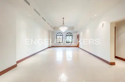 Apartment - 4 Bedrooms - 5 Bathrooms for rent in Golden Mile 4 - Golden Mile - Palm Jumeirah - Dubai