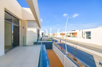 Balcony image for: Villa - 4 Bedrooms - 6 Bathrooms for sale in West Yas - Yas Island - Abu Dhabi, Image 1