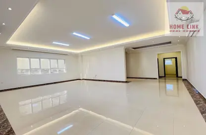 Empty Room image for: Villa - 5 Bedrooms for rent in Dasman - Halwan - Sharjah, Image 1
