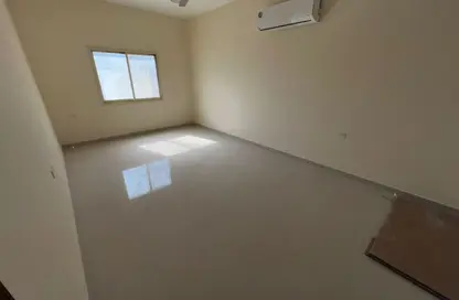 شقة - غرفة نوم - 2 حمامات للايجار في فلل الروضة 2 - 2 الروضة - الروضة - عجمان شقة - غرفة نوم - 2 حمامات للايجار في فلل الروضة 2 - 2 الروضة - الروضة - عجمان