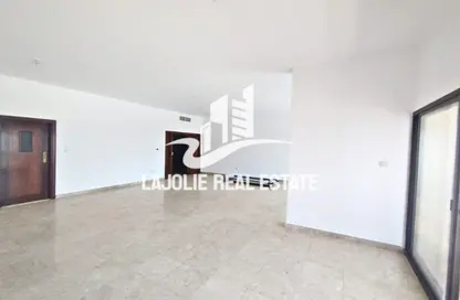 Apartment - 4 Bedrooms - 5 Bathrooms for rent in Corniche Road - Abu Dhabi