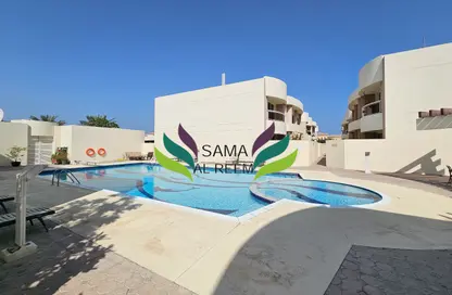 مجمع سكني - 4 غرف نوم - 4 حمامات للايجار في فلل الجميرا 1 - جميرا 1 - الجميرا - دبي