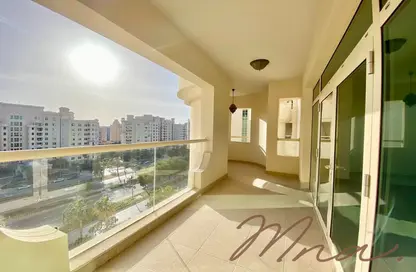 Apartment - 2 Bedrooms - 4 Bathrooms for rent in Jash Falqa - Shoreline Apartments - Palm Jumeirah - Dubai