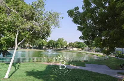 Villa - 5 Bedrooms - 6 Bathrooms for sale in Deema 1 - Deema - The Lakes - Dubai
