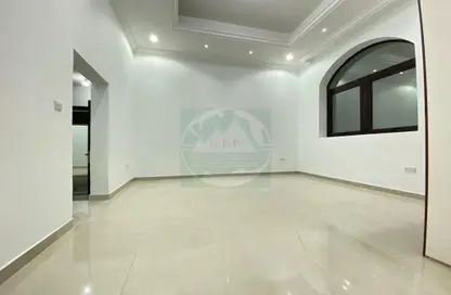 صورة لـ غرفة فارغة شقة - 1 حمام للايجار في مدينة شخبوط - أبوظبي ، صورة رقم 1