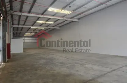 Warehouse - Studio - 1 Bathroom for rent in Al Sajaa - Sharjah