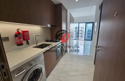 شقة - 1 حمام للايجار في واحة شاطئ عزيزي - ستوديو سيتي - دبي