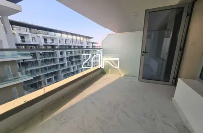 Apartment - 2 Bedrooms for sale in Oasis 1 - Oasis Residences - Masdar City - Abu Dhabi