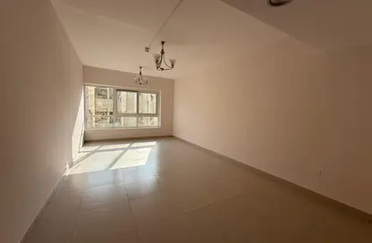 شقة - غرفة نوم - 2 حمامات للايجار في المحطة - القاسمية - الشارقة شقة - غرفة نوم - 2 حمامات للايجار في المحطة - القاسمية - الشارقة