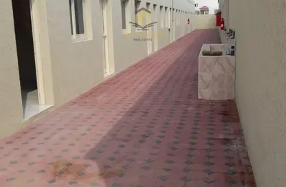 عمارة بالكامل - 8 غرف نوم - 8 حمامات للبيع في الصجعة الصناعية - آلصجعه - الشارقة