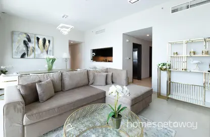 Living Room image for: Apartment - 3 Bedrooms - 3 Bathrooms for rent in Downtown Views - Downtown Dubai - Dubai, Image 1